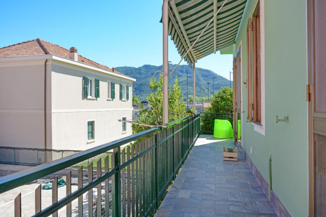 Agriturismo La Casa Degli Zii アルベンガ エクステリア 写真