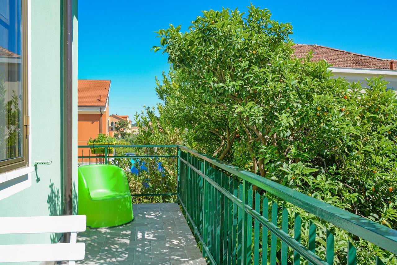 Agriturismo La Casa Degli Zii アルベンガ エクステリア 写真