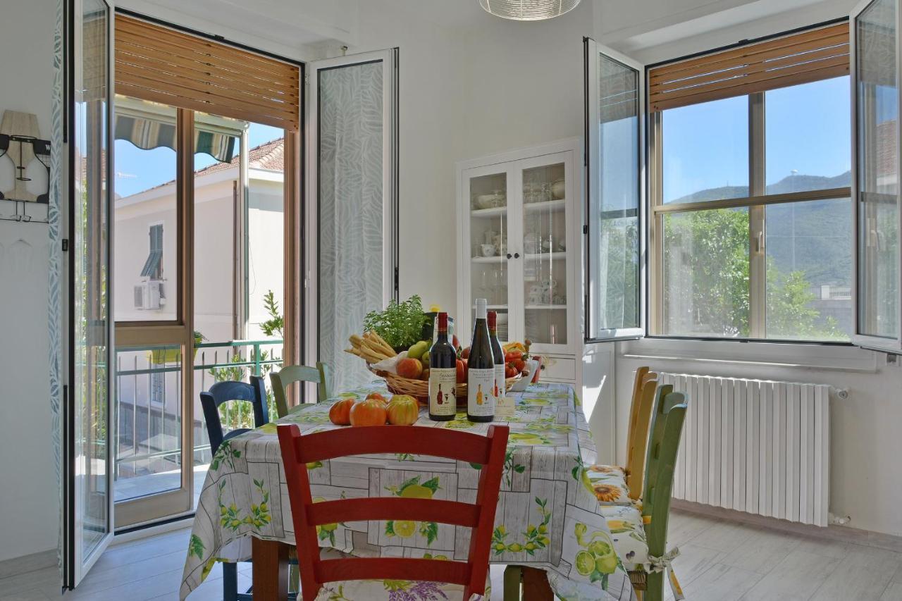Agriturismo La Casa Degli Zii アルベンガ エクステリア 写真
