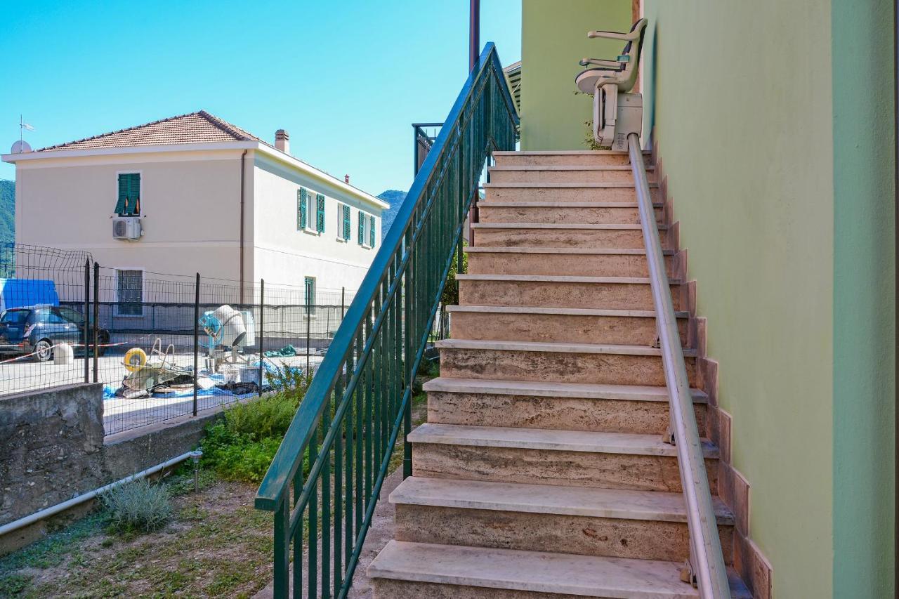 Agriturismo La Casa Degli Zii アルベンガ エクステリア 写真