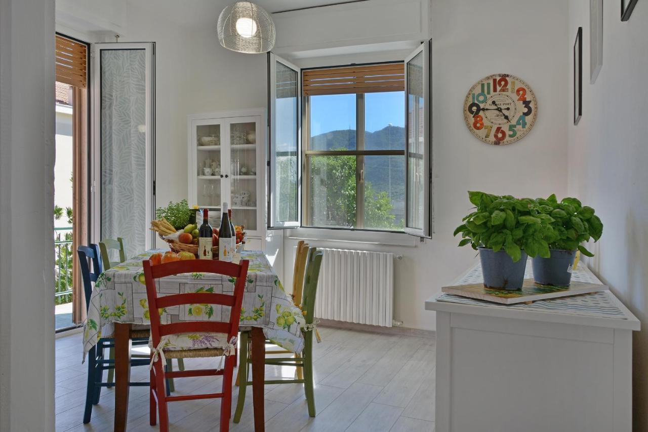 Agriturismo La Casa Degli Zii アルベンガ エクステリア 写真